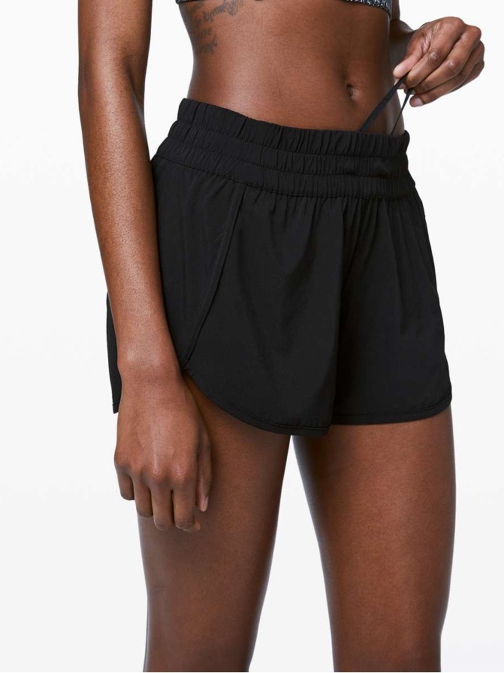 Lululemon Tracker Short V *4"
Black